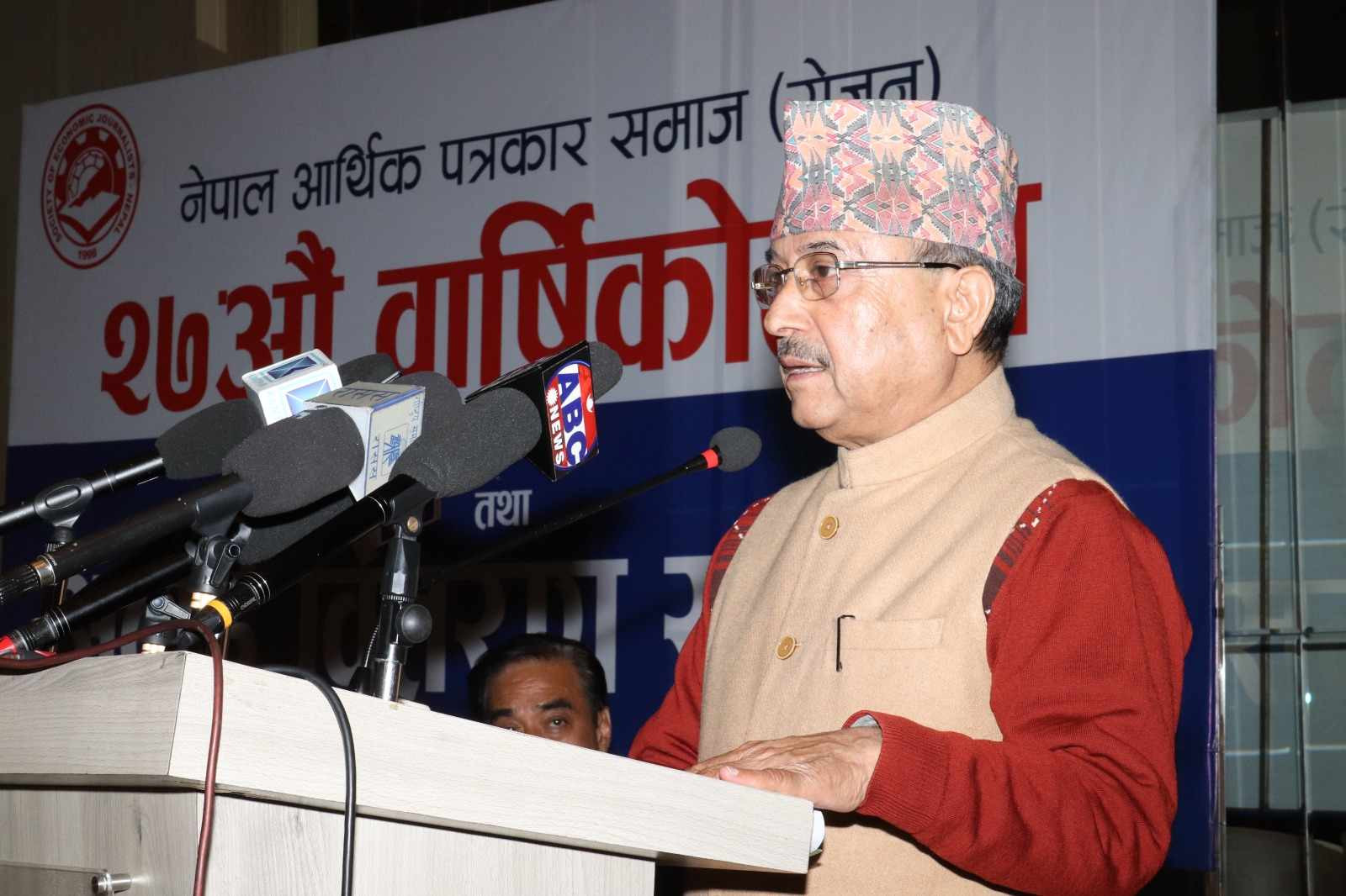 रक्षामन्त्री खड्का भन्छन्- अर्थतन्त्रको समस्यालाई देखाएर स्वार्थ समूहले अवाञ्छित राजनीतिक फाइदा लिन खोज्यो